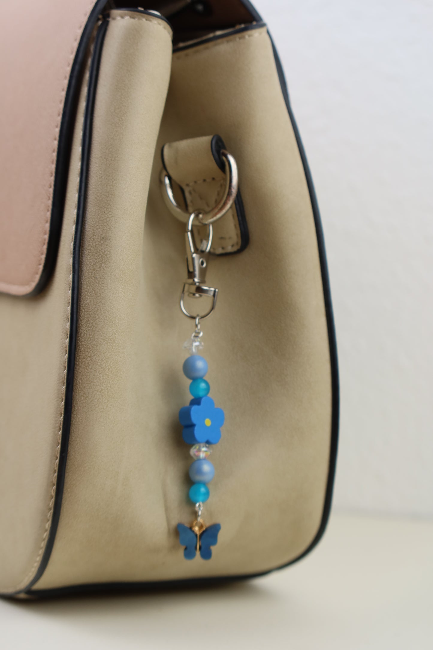 ✨Blütenzauber Schmetterlings-Anhänger✨